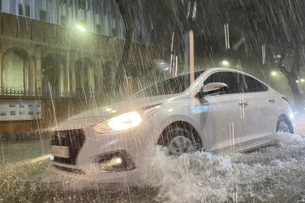 Các tỉnh từ Hà Tĩnh đến Quảng Ngãi có nơi mưa rất to và dông