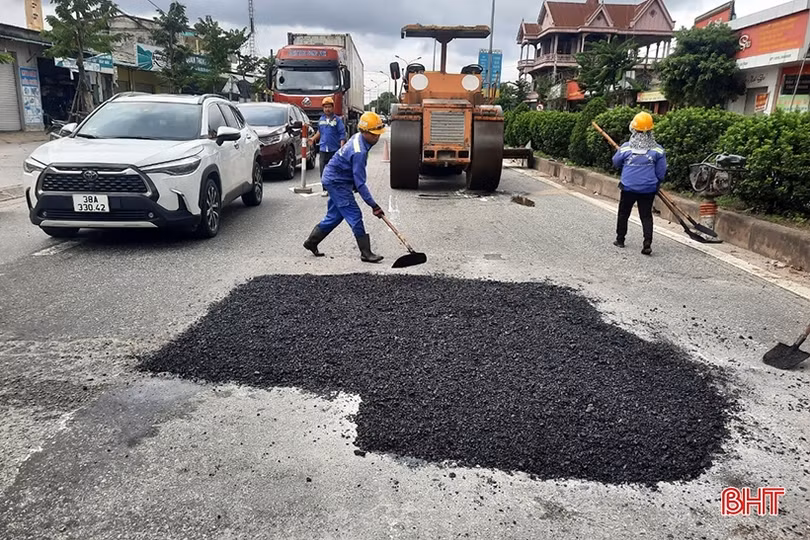 Do đâu việc khắc phục hư hỏng quốc lộ 1 qua Hà Tĩnh chậm trễ?!