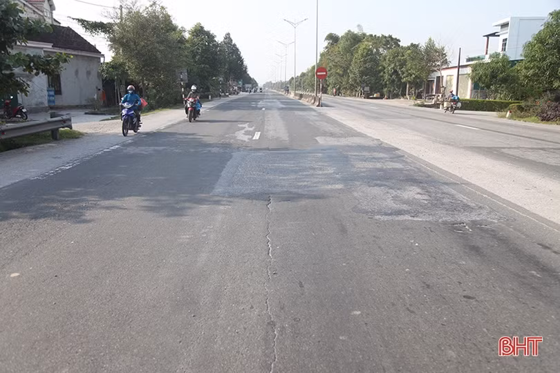 Quốc lộ 1 đoạn qua Hà Tĩnh xuống cấp, công tác khắc phục chậm trễ