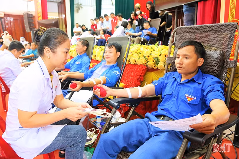 Tiếp nhận 315 đơn vị máu tại ngày hội hiến máu tình nguyện ở Thạch Hà