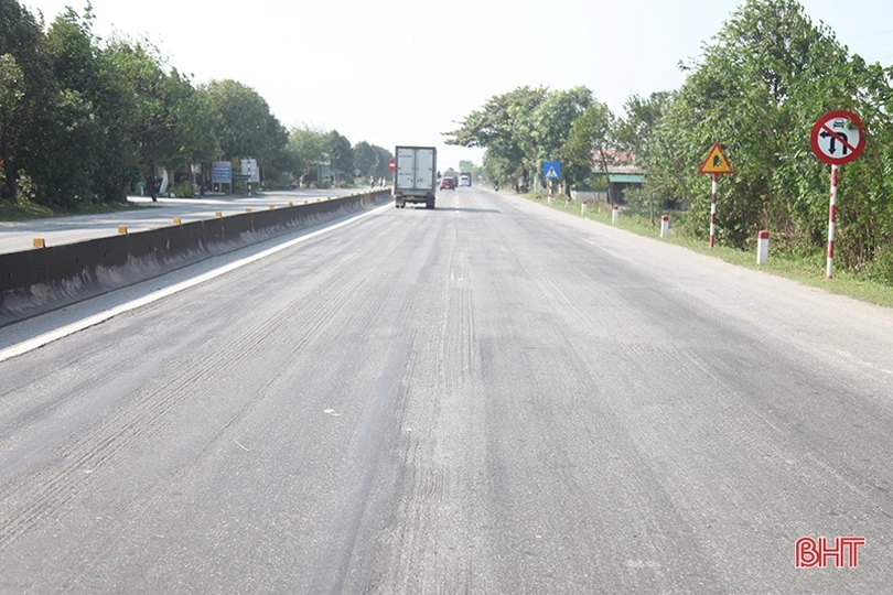 Quốc lộ 1 đoạn qua Hà Tĩnh xuống cấp, công tác khắc phục chậm trễ