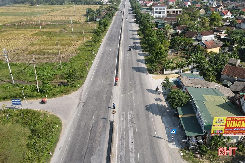 Do đâu việc khắc phục hư hỏng quốc lộ 1 qua Hà Tĩnh chậm trễ?!