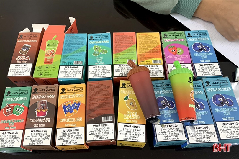 Công an Nghi Xuân thu giữ 16 hộp thuốc lá điện tử không rõ nguồn gốc