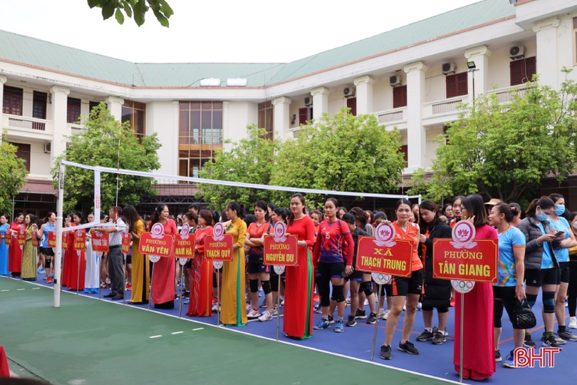 15 đội tranh tài Giải Bóng chuyền nữ Đại hội TDTT TP Hà Tĩnh
