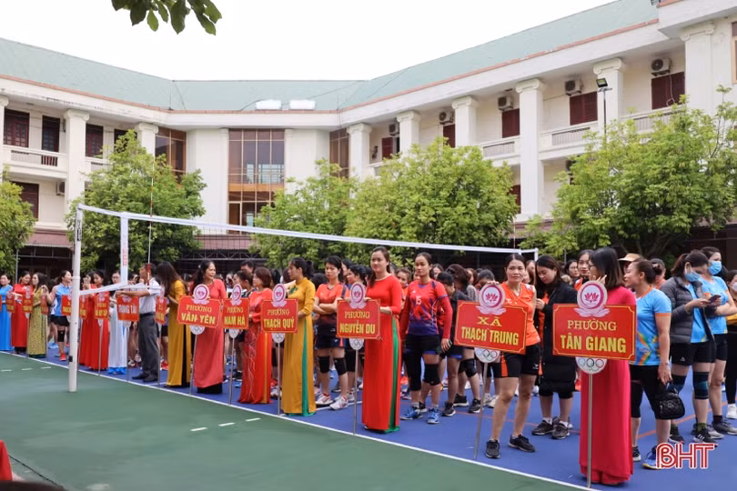 15 đội tranh tài Giải Bóng chuyền nữ Đại hội TDTT TP Hà Tĩnh