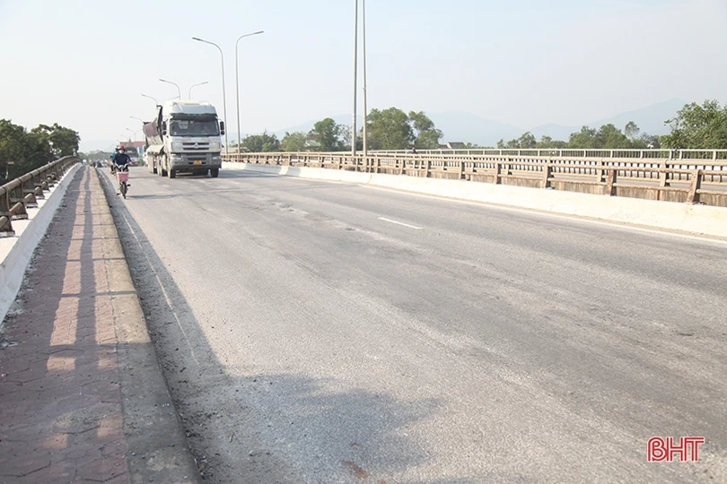 Quốc lộ 1 đoạn qua Hà Tĩnh xuống cấp, công tác khắc phục chậm trễ