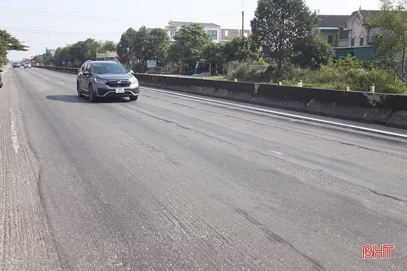 Do đâu việc khắc phục hư hỏng quốc lộ 1 qua Hà Tĩnh chậm trễ?!