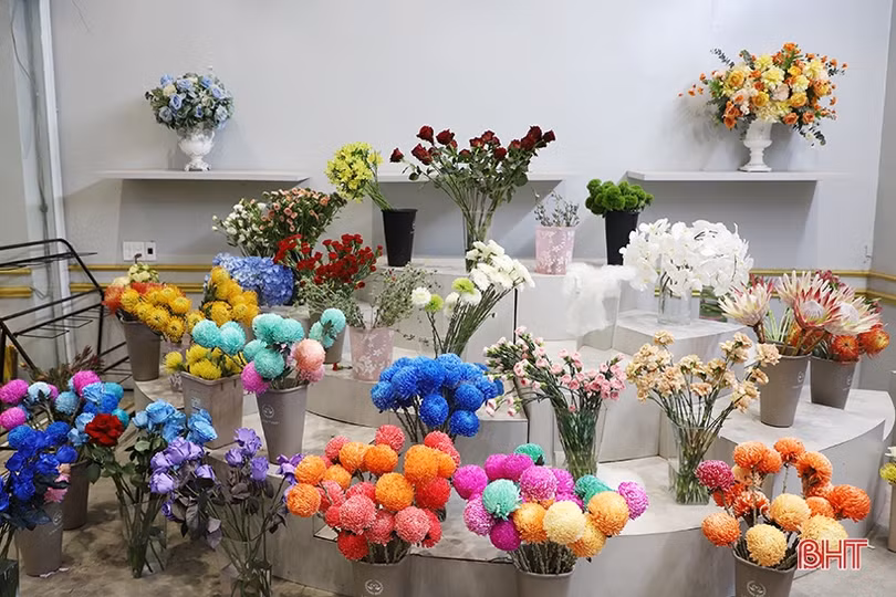 Nhộn nhịp thị trường hoa tươi, quà tặng dành cho phái đẹp tại Hà Tĩnh