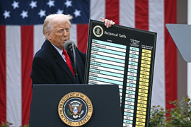 Tòa Mỹ chặn đòn thuế của ông Trump