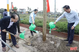 Lãnh đạo Hà Tĩnh phát động Tết trồng cây Xuân Bính Ngọ