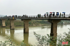 Người đàn ông nghi nhảy cầu tự tử… về nhà đêm qua