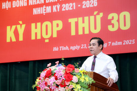Chủ tịch UBND tỉnh làm rõ thêm nhiều nội dung đại biểu, cử tri quan tâm