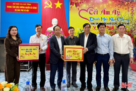 Tiếp tục thực hiện tốt công tác điều trị, chăm sóc sức khỏe cho người bệnh, người có công