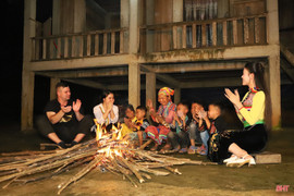 Rào Tre vào xuân trong tiếng đàn Chưrabon