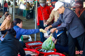 Người dân Hà Tĩnh dè chừng với cá cháo