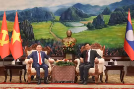 Thường trực Ban Bí thư Trần Cẩm Tú hội kiến Tổng Bí thư, Chủ tịch nước và Thủ tướng Lào 