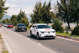 HOT: Miễn phí sạc 3 năm cho chủ ô tô điện VinFast, mua xe máy cũng miễn phí đổi pin 2 năm