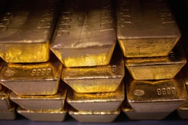 Giá vàng thế giới sáng nay trở lại mốc 5.000 USD