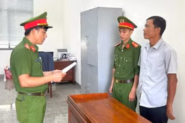 Bị bắt do không hoàn trả tiền chuyển khoản nhầm