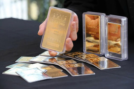 Giá vàng hôm nay 12/6: Vàng thế giới chạm 3.334 USD/ounce, thị trường nóng trở lại?