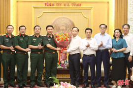 Lãnh đạo Hà Tĩnh tiếp và làm việc với Chính ủy Quân khu 4