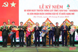 Trang trọng lễ kỷ niệm 80 năm Ngày truyền thống lực lượng vũ trang Hà Tĩnh