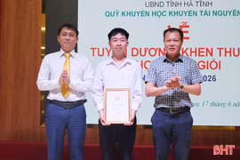 Quỹ Khuyến học, khuyến tài Nguyễn Du khen thưởng 103 học sinh giỏi 