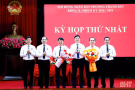 HĐND các phường, xã họp kỳ thứ nhất, bầu các chức danh chủ chốt