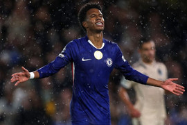 Sao trẻ Brazil đi vào lịch sử trong ngày Chelsea thắng đậm Ajax