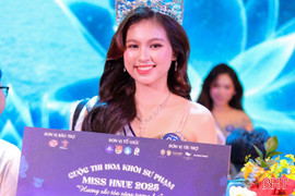 Nữ sinh Hà Tĩnh chinh phục vương miện Hoa khôi Sư phạm
