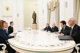 Tổng thống Nga bàn với Mỹ kế hoạch chấm dứt xung đột Ukraine