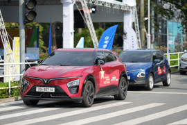 Chủ xe VF 7: Lái mạnh, đi cao tốc nhàn, giá cực hấp dẫn thời điểm trước Tết