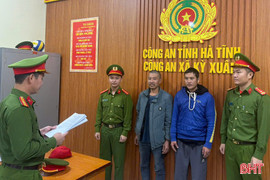 Bắt “đôi bạn nhậu” rủ nhau trộm 24 con gà của người dân