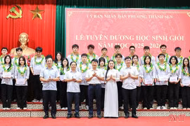 Phường Thành Sen tuyên dương 280 học sinh giỏi các cấp