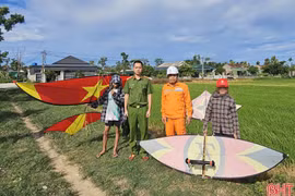 Không để cánh diều trở thành mối nguy cho lưới điện
