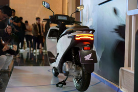 Toan tính của Honda với xe máy điện không bán, chỉ cho thuê