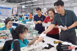 Một doanh nghiệp ở Hà Tĩnh chi hơn nửa tỷ đồng hỗ trợ tiền xăng xe cho công nhân