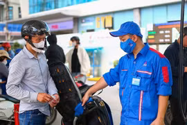 Giá xăng, dầu cùng giảm
