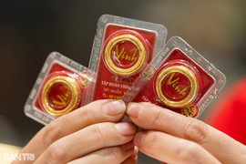 Giá vàng hôm nay 21/5: Tiếp tục lao dốc không phanh, nhà đầu tư nên làm gì?