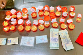 Nhóm 'siêu lừa' thực hiện thành công 30 vụ mua vàng thật, bán vàng giả