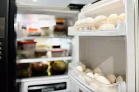 7 thực phẩm 'cấm kỵ' đặt ở cánh cửa tủ lạnh