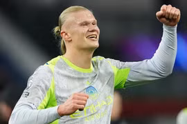 Arsenal mất ngôi đầu vào tay Man City