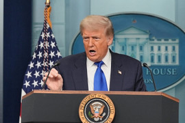 Ông Trump phản ứng khi Ukraine tấn công đường ống dẫn dầu Nga