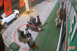 Màn bẻ khóa xe chưa đến 20 giây và hồi chuông báo động tội phạm vị thành niên