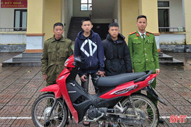 Khởi tố 2 đối tượng đột nhập nhà dân trộm xe máy