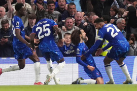 Man Utd thua Chelsea dù dùng đội hình mạnh nhất