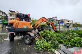 Hà Tĩnh huy động cả hệ thống chính trị khắc phục hậu quả bão số 10