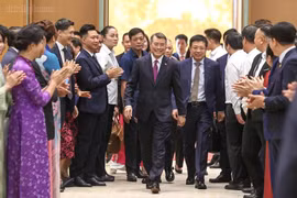 Thủ tướng: Bỏ ngay thủ tục chồng chéo, tạo điều kiện cho doanh nghiệp