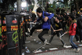 Một tuần Indonesia chìm trong hỗn loạn vì biểu tình