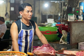 Tiểu thương Hà Tĩnh "lao đao" vì dịch tả lợn châu Phi